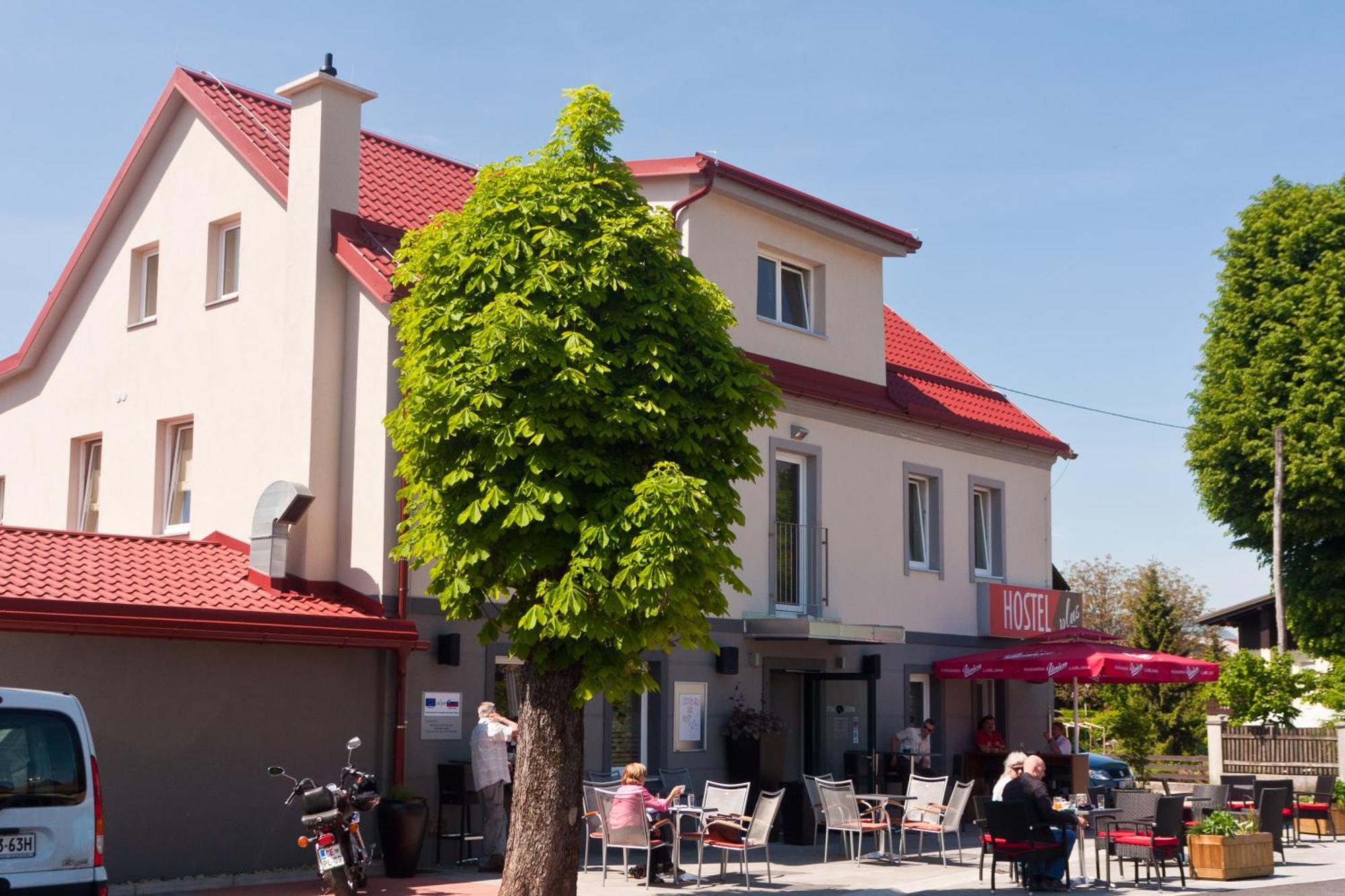 普拉斯卡费酒店 Petrovče 外观 照片